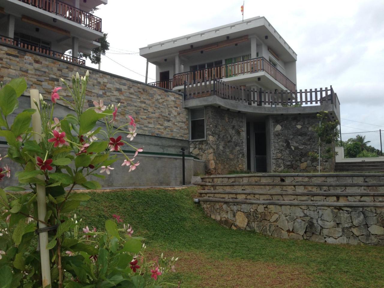 Lotus Villa Holiday Resort Matara Exterior foto
